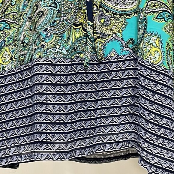 NWOT New Directions Paisley Blouse. Size M (8/10). - Picture 3 of 9